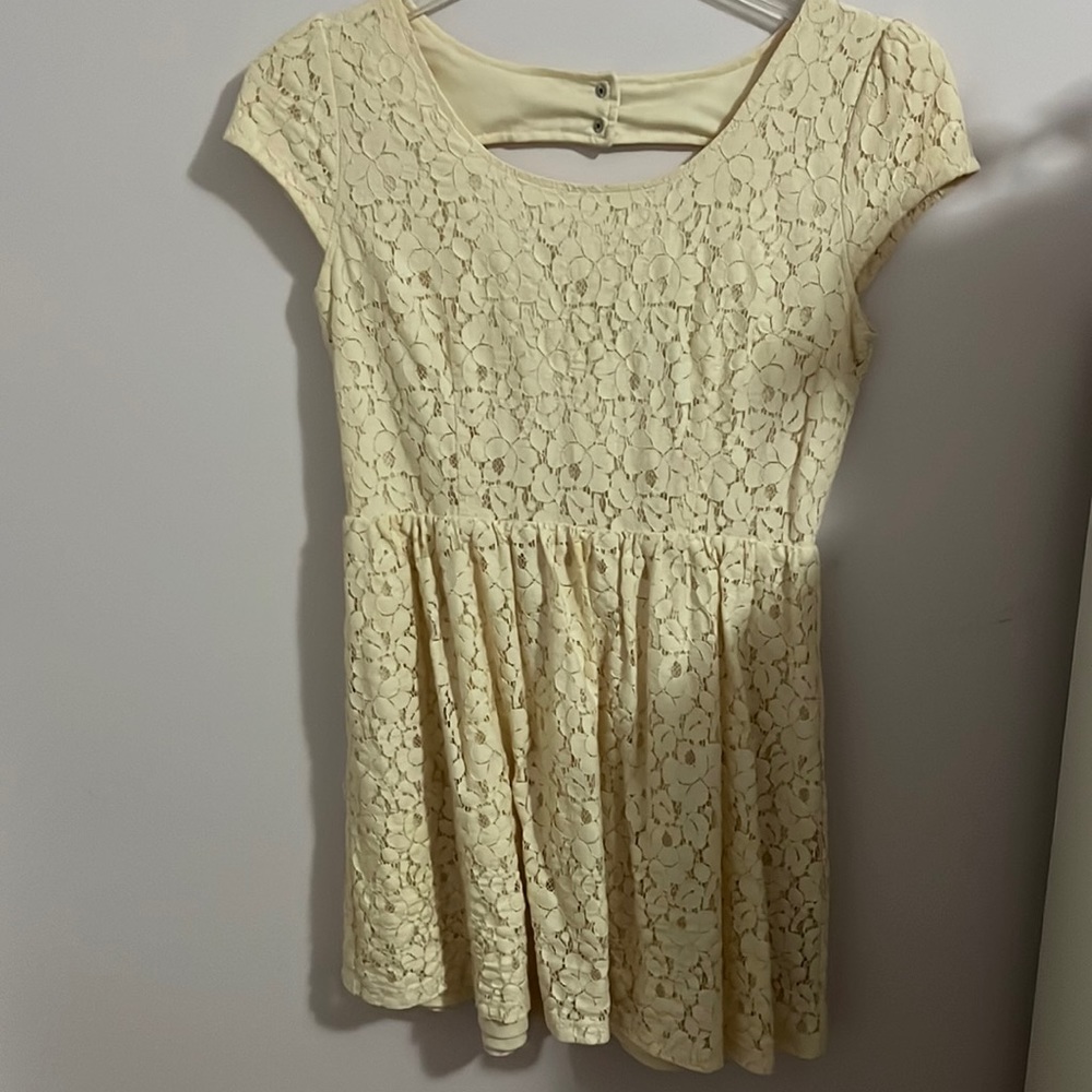 Forever 21 lace cream dress
